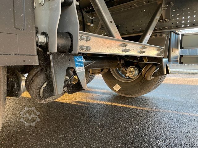 Open oplegger met zeil SCHMITZ CARGOBULL SCS, XL + Getränke + DC