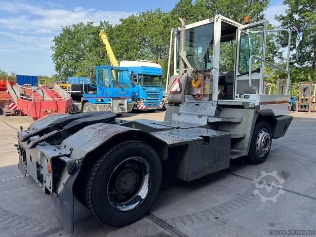 Traktor terminala Terberg YT182