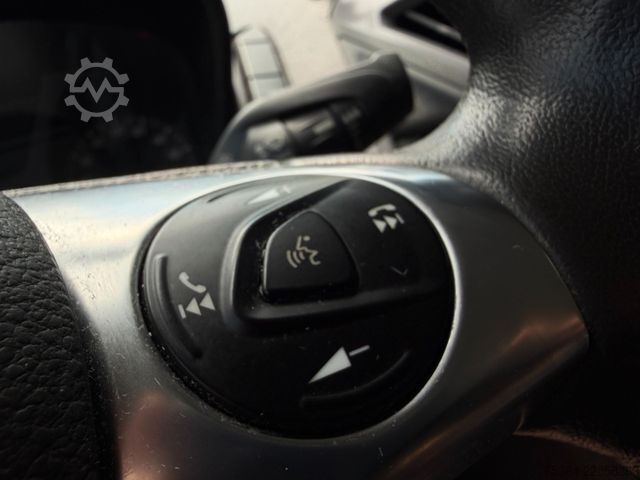 Minibus FORD Transit Custom 2.0 TdCi L1H1 9Sitze Motor Defect