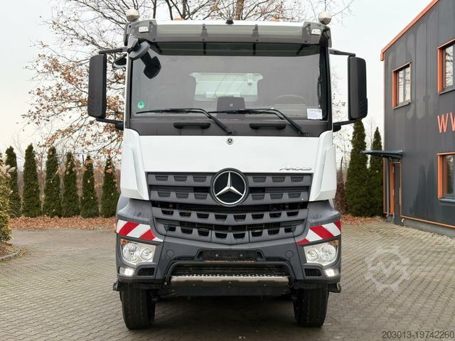 Tipper truck MERCEDES-BENZ AROCS 4145 8x8 Meiller Muldenkipper