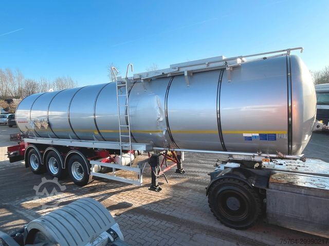 Tankauflieger KÄSSBOHRER 32m² V2A Bitumentankauflieger /leicht beschädigt