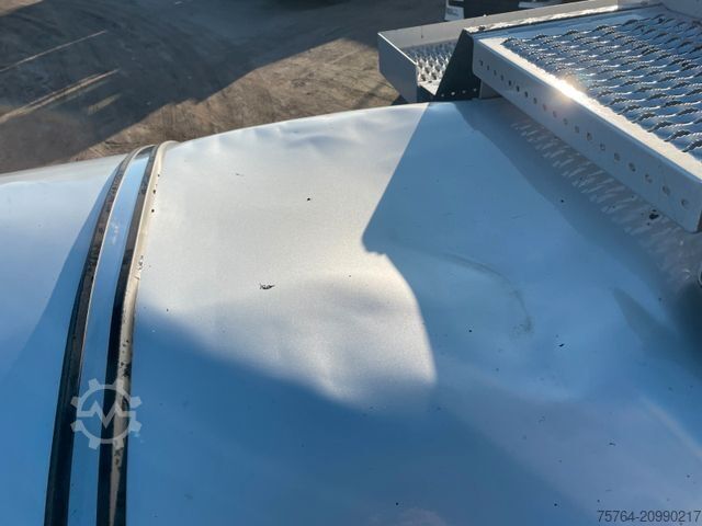 Tankauflieger KÄSSBOHRER 32m² V2A Bitumentankauflieger /leicht beschädigt