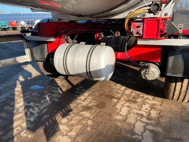 Tankauflieger KÄSSBOHRER 32m² V2A Bitumentankauflieger /leicht beschädigt