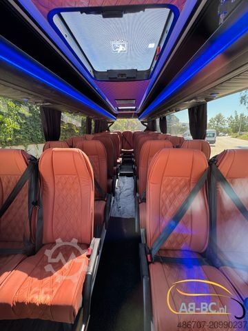 Reisebus MERCEDES-BENZ Sprinter Nero 31 Sitze ab 08/2026