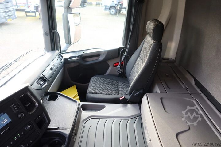 Resväska Scania P280 4x2 Bak + Dhollandia Klep 2000 KG