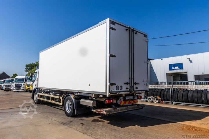 Kufr RENAULT D 320+HAYON BAR 2 T.