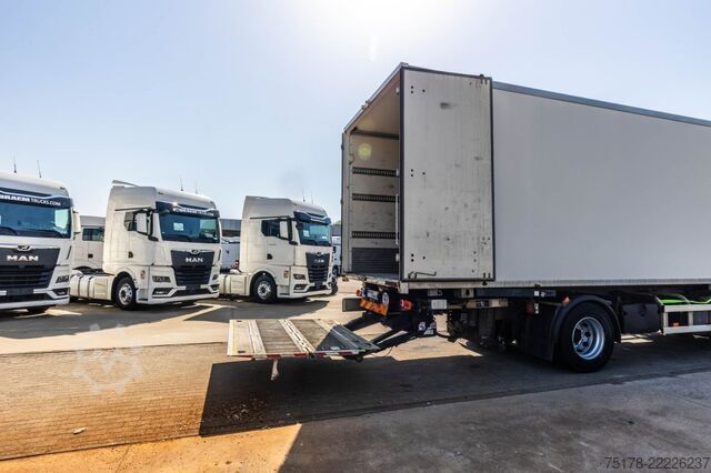 Kufr RENAULT D 320+HAYON BAR 2 T.