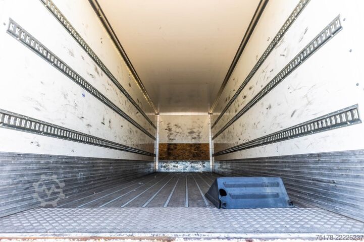 Kufr RENAULT D 320+HAYON BAR 2 T.