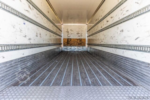Kufr RENAULT D 320+HAYON BAR 2 T.