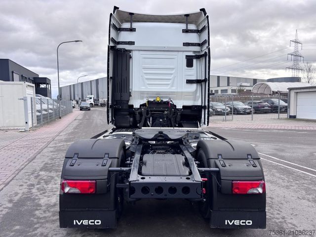 Standaard trekker IVECO S Way 500 Retarder ALU Doppel Tank Standklima