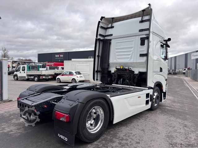 Standaard trekker IVECO S Way 500 Retarder ALU Doppel Tank Standklima