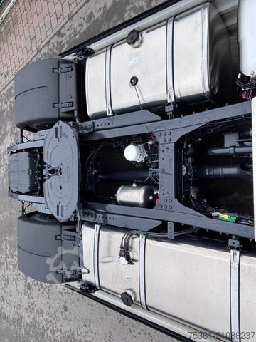 Standaard trekker IVECO S Way 500 Retarder ALU Doppel Tank Standklima