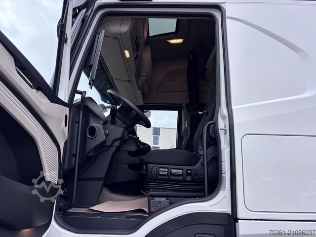 Standaard trekker IVECO S Way 500 Retarder ALU Doppel Tank Standklima