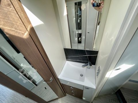 Integraal camper Bürstner Elegance I 920 G NP.235596Euro/Luft