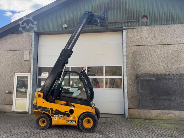 Heftruck met telescooparm JCB TLT30D 3 ton diesel.
