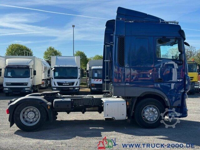 Standard trækkerunit DAF XF 450 FT Space Cab Großer Tank Deutscher LKW