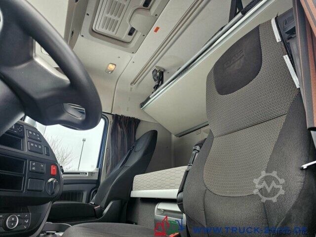 Standard trækkerunit DAF XF 450 FT Space Cab Großer Tank Deutscher LKW