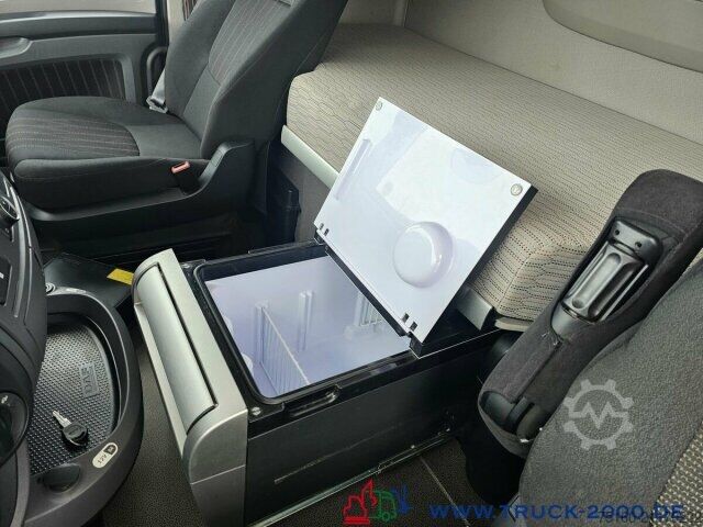 Standard trækkerunit DAF XF 450 FT Space Cab Großer Tank Deutscher LKW