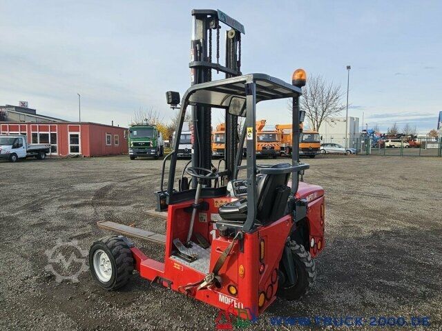 Gaffeltruck Moffett Mitnahmestapler 4 Wege Allrad NX Typ M 4 20.3