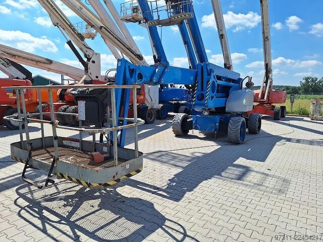 Piattaforma di lavoro telescopica articolata Niftylift HR28 HYBRID 4X4