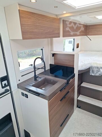 Half-integraal camper BÜRSTNER Signature SFT 7.0