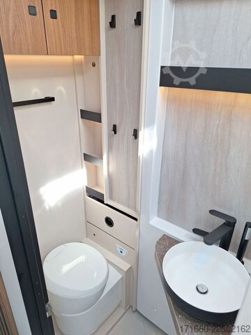Half-integraal camper BÜRSTNER Signature SFT 7.0
