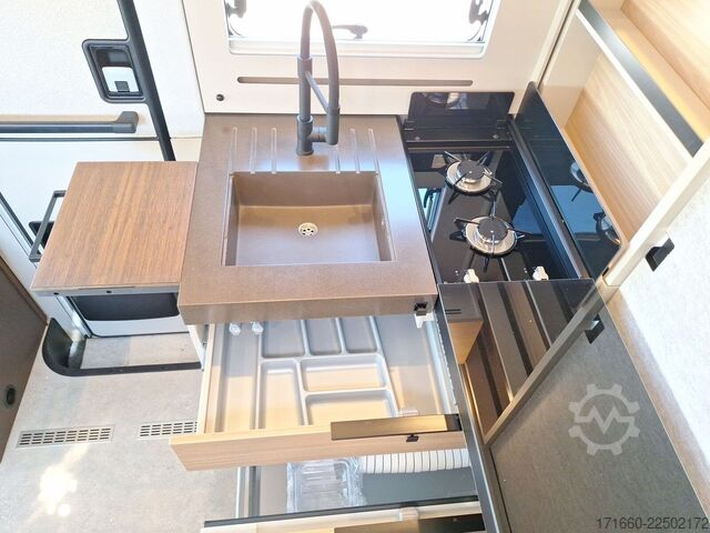 Half-integraal camper BÜRSTNER Signature SFT 7.1 ** Automatik **