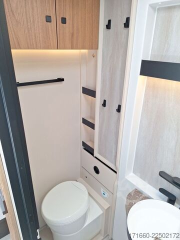 Half-integraal camper BÜRSTNER Signature SFT 7.1 ** Automatik **