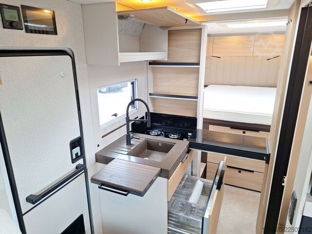Half-integraal camper BÜRSTNER Signature SFT 7.5 AHK, Combi 6 E, SAT+TV,MARKISE