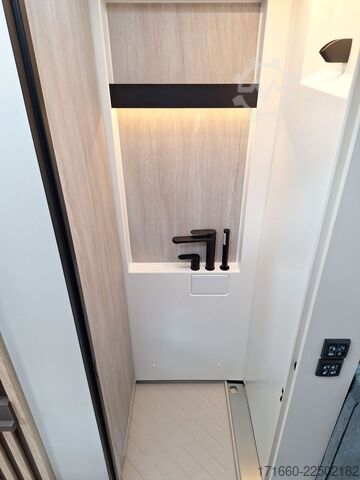 Half-integraal camper BÜRSTNER Signature SFT 7.5 AHK, Combi 6 E, SAT+TV,MARKISE