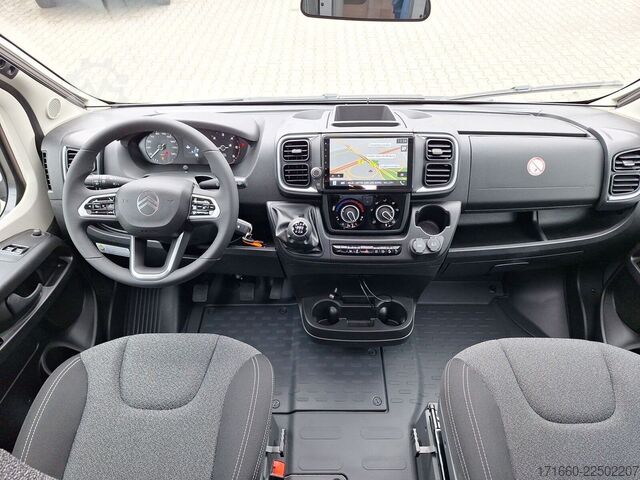 Half-integraal camper CARADO pro+ V 347 SAT/ TV/ Navi/ RFK