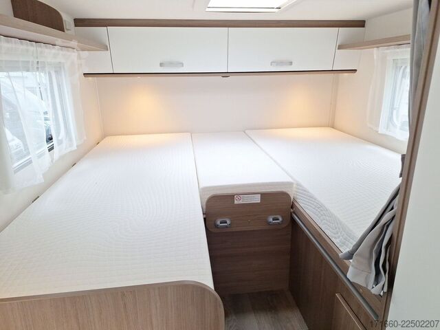 Half-integraal camper CARADO pro+ V 347 SAT/ TV/ Navi/ RFK