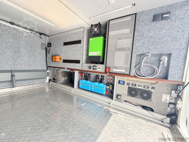 Integraal camper CARTHAGO Chic E-Line I 64 XL QB *Queensbett-1.Hand*