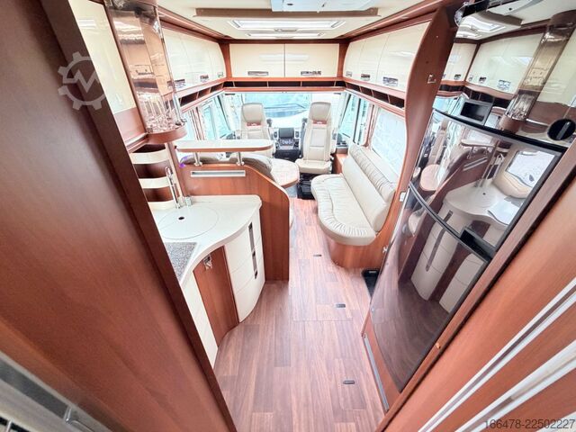 Integraal camper CARTHAGO Chic E-Line I 64 XL QB *Queensbett-1.Hand*
