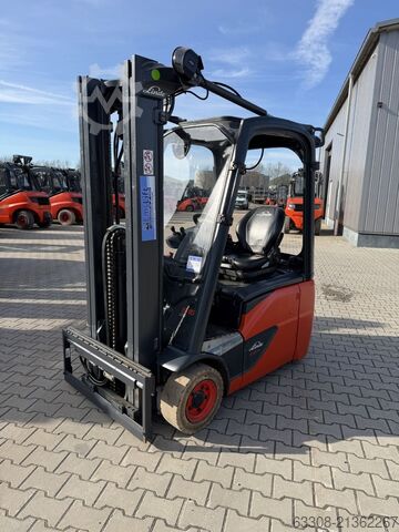 Empilhador eléctrico de 3 rodas Linde E16C-02