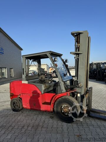 Empilhadeira diesel Nissan DG1F4A50Y