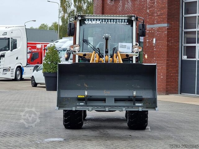 Ładowarka kołowa Liebherr L506 compact - New - Bucket + pallet forks - 46 KW