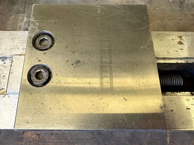 Arbetsbänk med innehåll nan nan