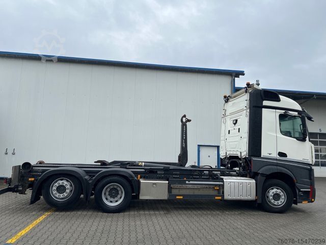Haakarm vrachtwagen MERCEDES-BENZ 2543 L 6x2/4 Meiller Lenkachse Kamera Standklima