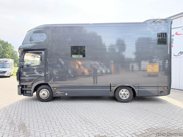 Boskapsbil MERCEDES-BENZ ATEGO 1021  Roelofsen 3  Pferde  Wohnung Dusche