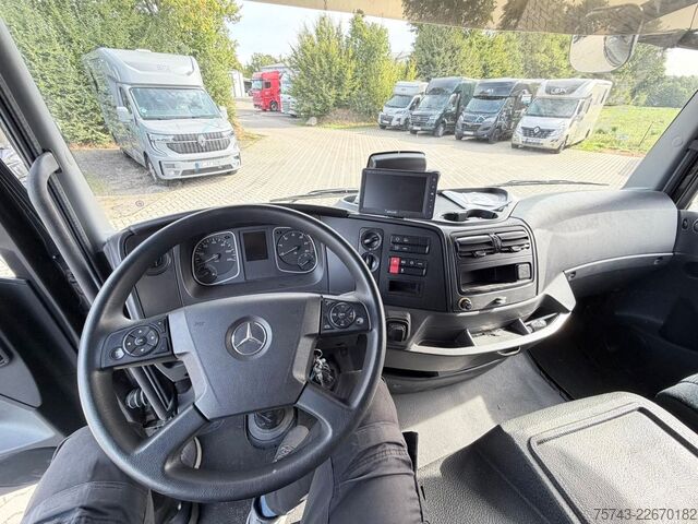 Boskapsbil MERCEDES-BENZ ATEGO 1021  Roelofsen 3  Pferde  Wohnung Dusche