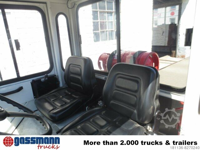 Aangepaste bestelwagen Tiger TC 50, Zugmaschine