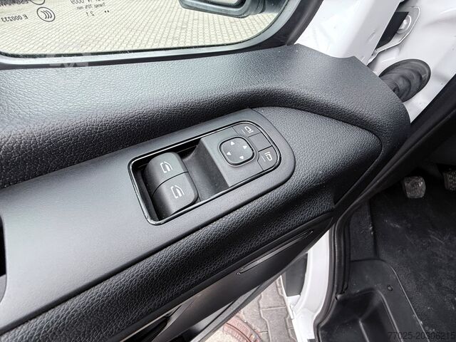 Dobozos kisteherautó Mercedes-Benz Sprinter 317 L4 Schwingsitz Klima 4325mm