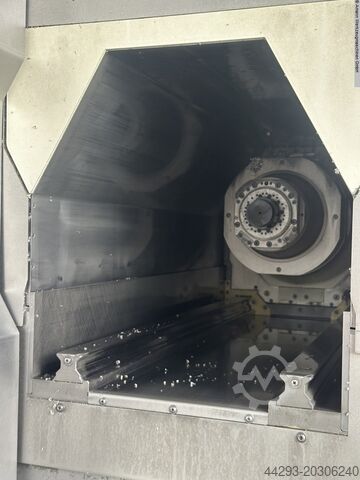 Centru de prelucrare - universal GROB G550 / 2