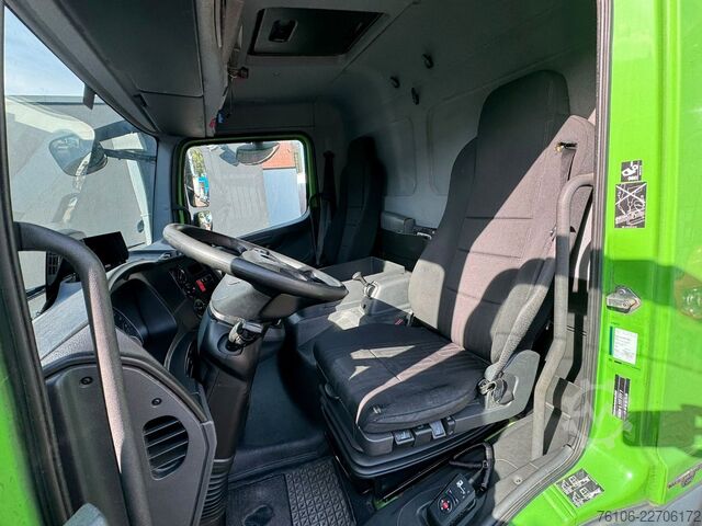 Gardinsided kassevogn MERCEDES-BENZ Atego 818 Pritsche/Schiebeplane mit Ladebordwand