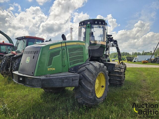Maszyna do zbiorów John Deere 1170 E