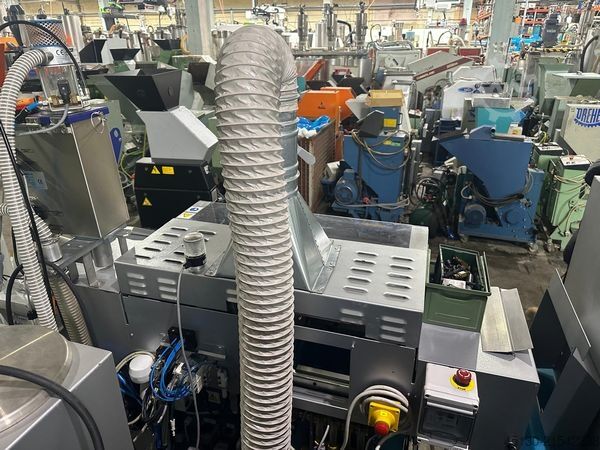 Injection molding machine BOY XS