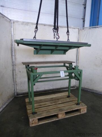 Opspanplaat, machinetafel met metalen onderstel; opspantafel, montagetafel, zware werktafel,