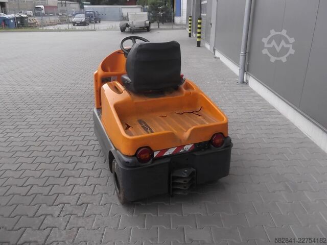 Tažný traktor STILL R