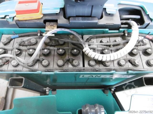 Tažný traktor JUNGHEINRICH EZS 350